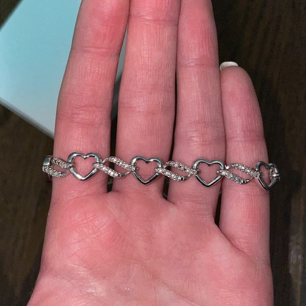 Silver heart bracelet